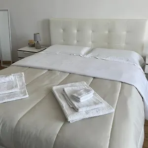 Cavour16 Rent Bedrooms Генуя